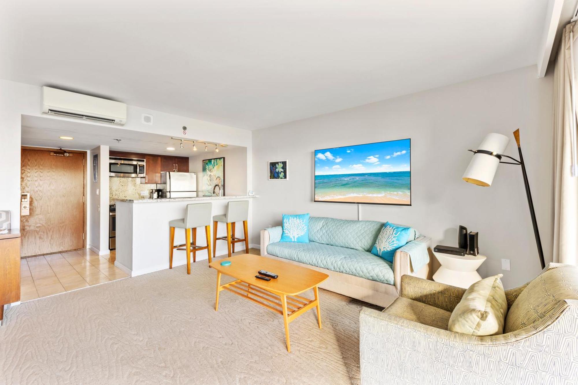 Breathtaking Ocean Views! Pool! Beach! Honolulu